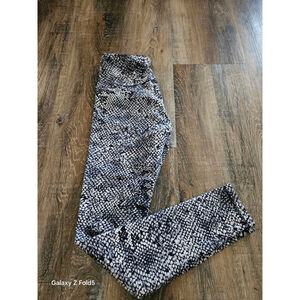 Women's Balance Collection Black & White Snake Print Leggings S
